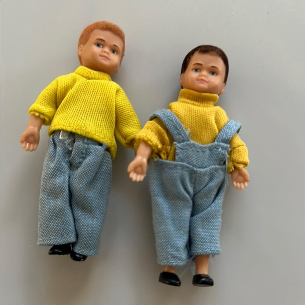 2 Town Square Dollhouse miniature boys dolls